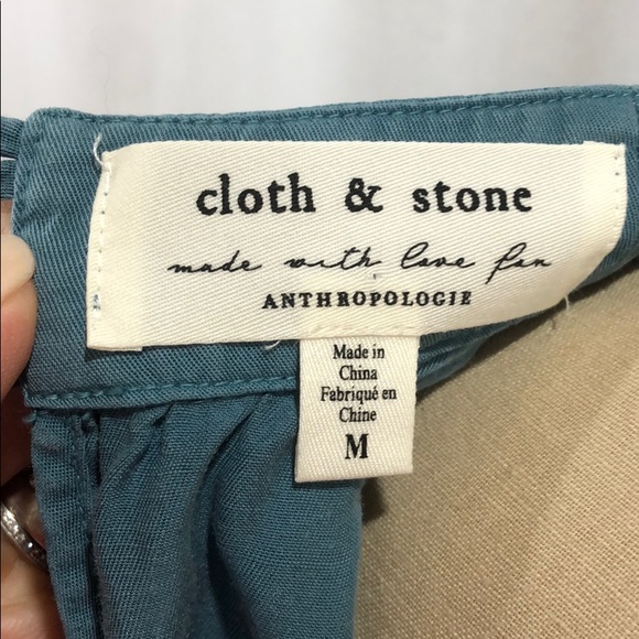 Woman’s sleeveless top - Picture 4 of 4